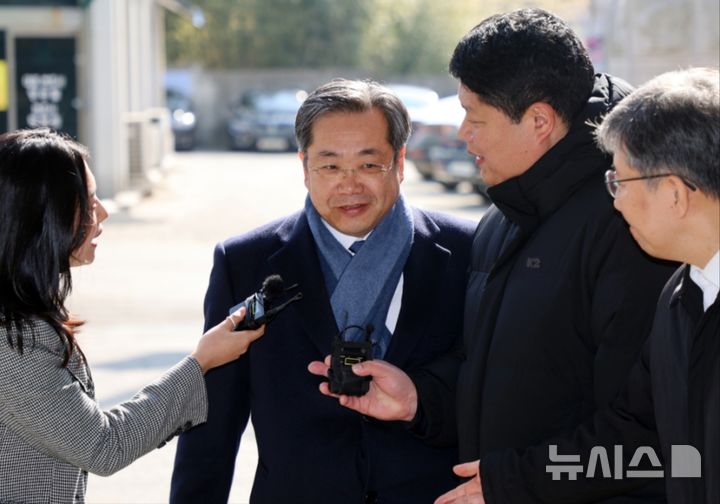 국책사업 연구비·연구원 수당 뜯어간 전 군산대 총장, 징역형 집유