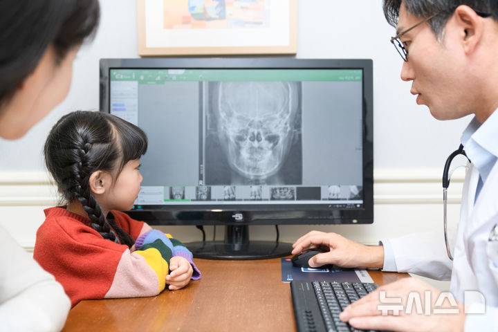 [서울=뉴시스] 치과 진료중인 어린이. (사진= 유토이미지 제공)