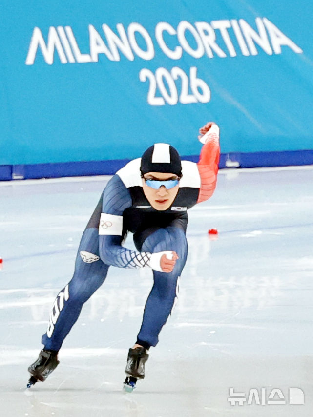 [밀라노=뉴시스] 박주성 기자 = 11일 (현지 시간) 이탈리아 밀라노 스피드스케이팅 아레나에서 열린 2026 밀라노코르티나 담페초 동계올림픽 스피드스케이팅 남자 1000m 구경민 선수가 역주하고 있다. 2026.02.11. park7691@newsis.com