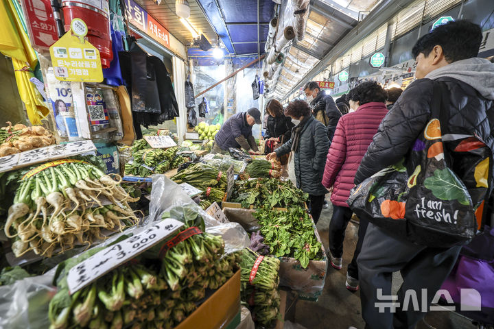 설날 아침 영하권 '쌀쌀'…오후부터 기온 올라[오늘날씨]