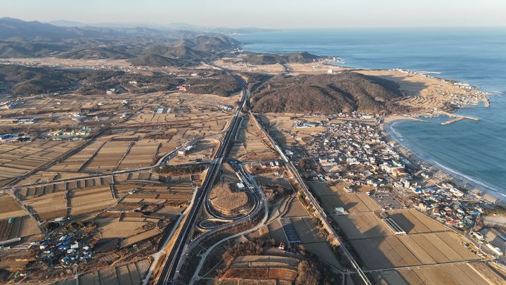 [대구=뉴시스] 포항영덕고속도로. (사진=한국도로공사 제공) 2026.02.13 photo@newsis.com *재판매 및 DB 금지
