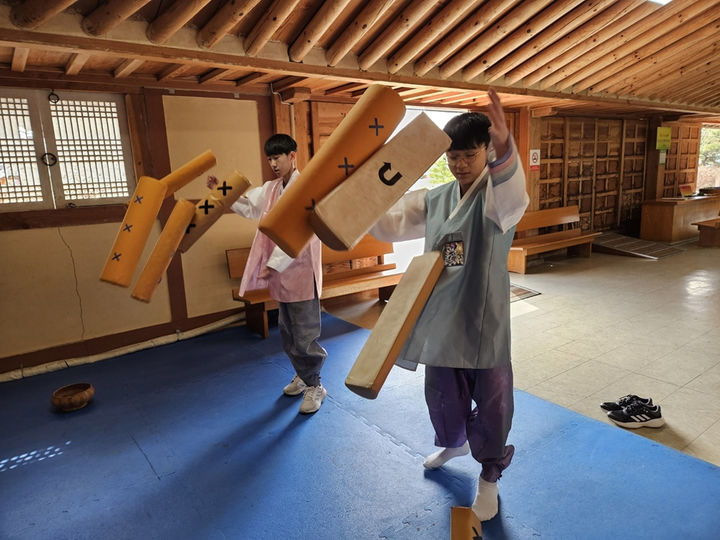 [무안=뉴시스] 전남농업박물관 민속체험. (자료사진 = 전남농업박물관 제공). 2026.02.12. photo@newsis.com *재판매 및 DB 금지