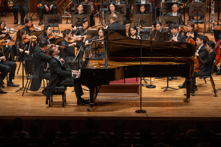 [서울=뉴시스] 지난 12일 서울 서초구 예술의전당에서 열린 '2026 서울시향 니콜라이 루간스키의 쇼팽 피아노 협주곡 1번' 연주 장면. (사진=서울시립교향악단 제공) 2026.02.14. photo@newsis.com *재판매 및 DB 금지 