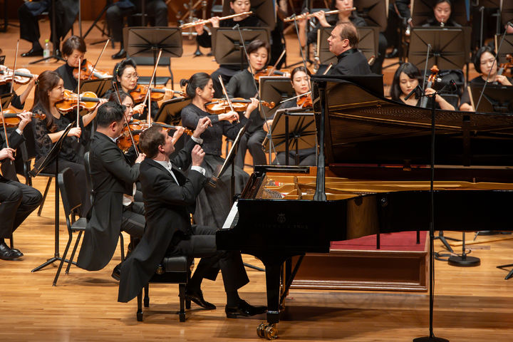 [서울=뉴시스] 지난 12일 서울 서초구 예술의전당에서 열린 '2026 서울시향 니콜라이 루간스키의 쇼팽 피아노 협주곡 1번' 연주 장면. (사진=서울시립교향악단 제공) 2026.02.14. photo@newsis.com *재판매 및 DB 금지 