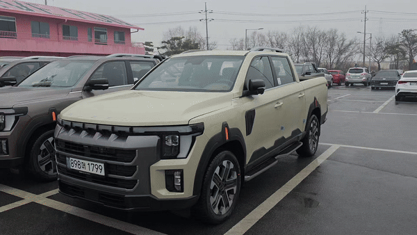 [서울=뉴시스] 박현준 기자 = 샌드스톤 베이지 색상의 그랜드 스타일이 적용된 KG모빌리티(KGM)의 신형 무쏘. 2025.02.10 parkhj@newsis.com