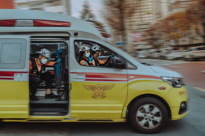  *재판매 및 DB 금지