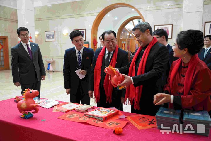 주북中대사 "북·중 친선협조 발전, 확고부동 방침"(종합)