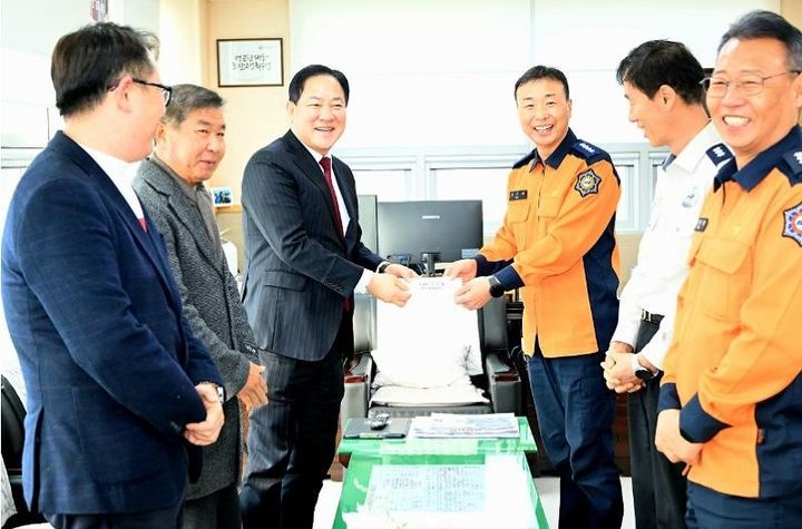 [평창=뉴시스] 설 맞이 주요 군부대와 경찰서·소방서 방문 위문. (사진=평창군 제공) 2026.02.13. photo@newsis.com *재판매 및 DB 금지