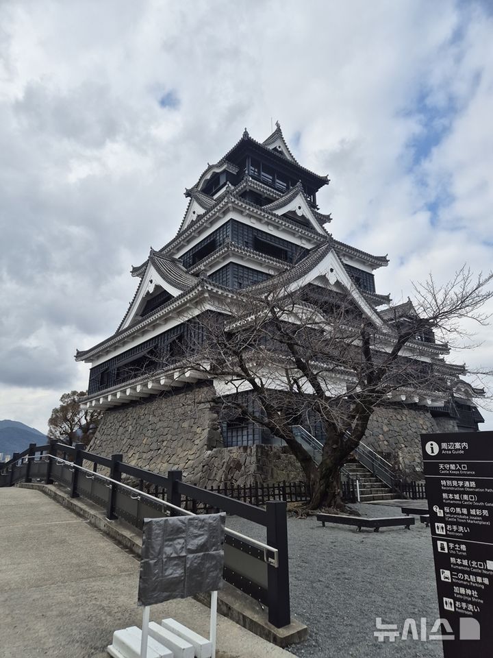 [울산=뉴시스] 구미현 기자 = 일본 구마모토시 구마모토성 전경 2026.02.13. gorgeouskoo@newsis.com