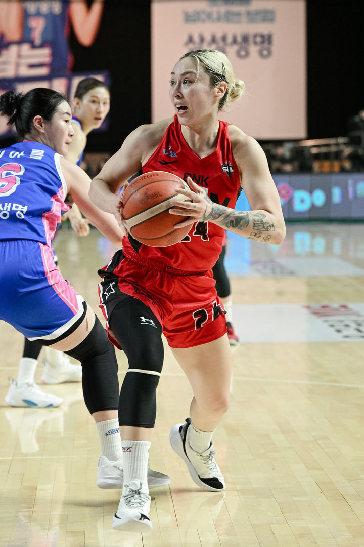 [서울=뉴시스] 여자프로농구 부산 BNK의 김소니아. (사진=WKBL 제공)