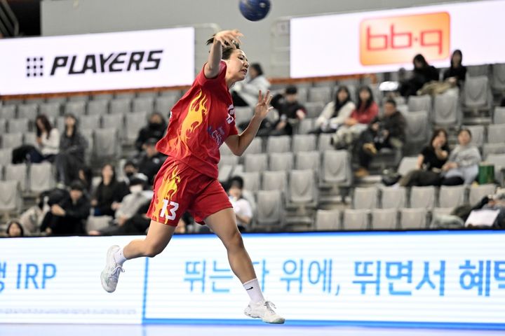 [서울=뉴시스] 여자 핸드볼 인천광역시청의 강샤론. (사진=한국핸드볼연맹 제공) *재판매 및 DB 금지