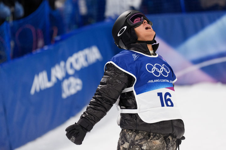 [리비뇨=AP/뉴시스]스노보드 남자 하프파이프 이채운. 2026.02.13.