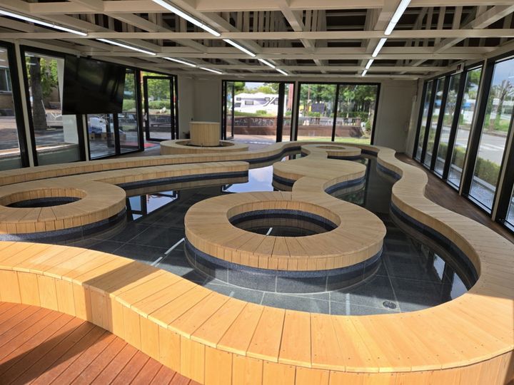 [예산=뉴시스] 예산 덕산온천관광단지 족욕탕 내부. (사진=예산군 제공) 2026.02.14. photo@newsis.com *재판매 및 DB 금지