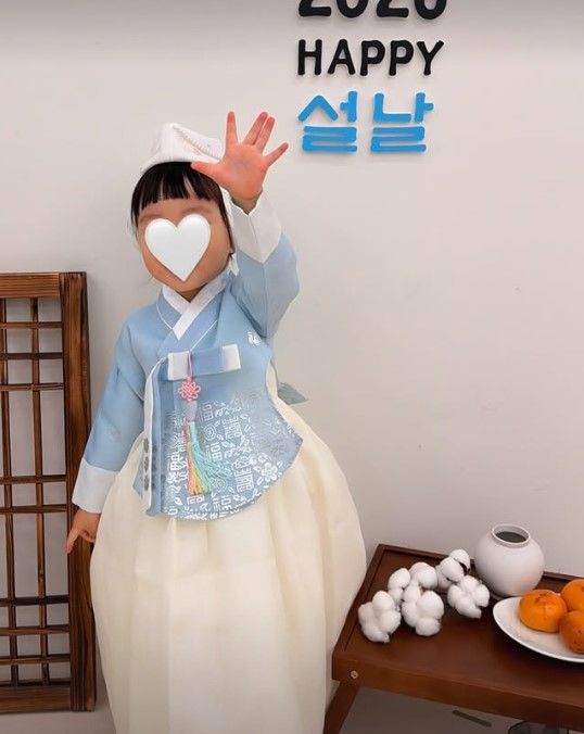 [서울=뉴시스] 배우 이다인이 가수 겸 배우 이승기와의 사이에서 낳은 첫째 딸의 모습을 공개했다. (사진=인스타그램 캡처) 2026.02.14. photo@newsis.com&nbsp; *재판매 및 DB 금지