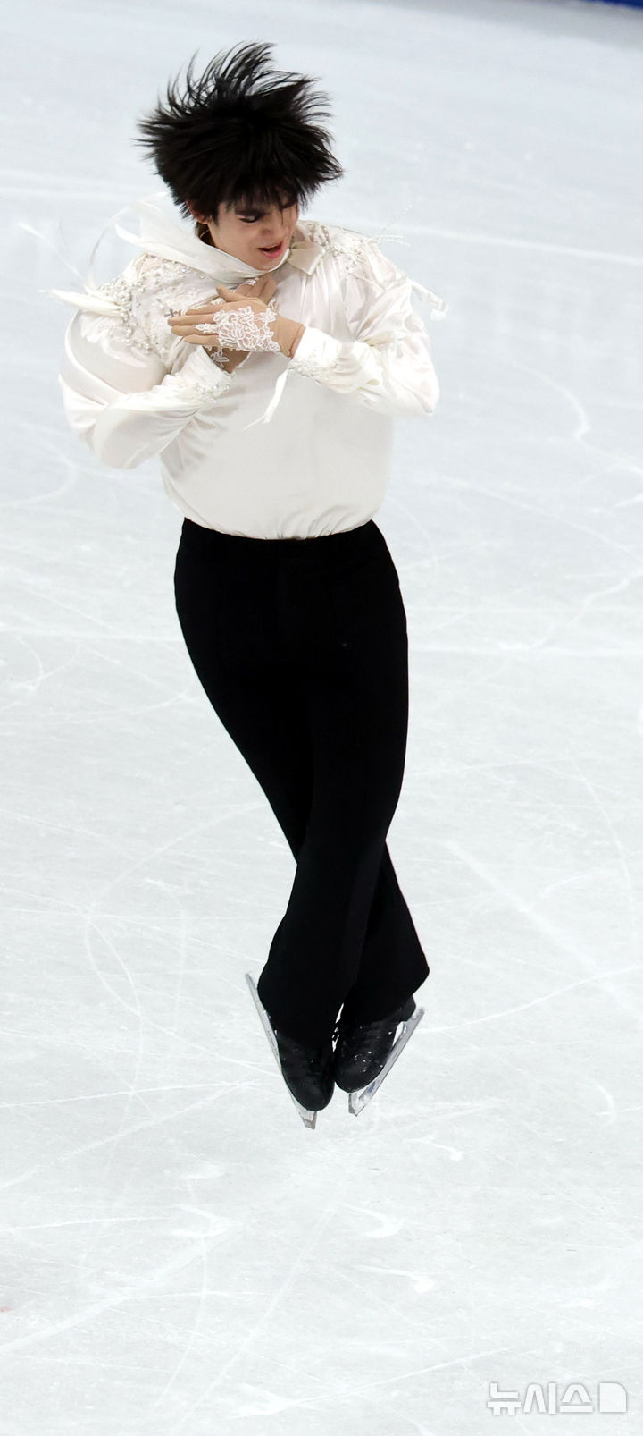 [밀라노=뉴시스] 박주성 기자 = 13일 (현지 시간) 이탈리아 밀라노 아이스 스케이팅 아레나 경기장에서 열린 2026 밀라노·코르티나담페초 동계올림픽 피겨스케이팅 남자 싱글 프리스케이팅에 출전한 차준환 선수가 연기를 하고 있다. 2026.02.14. park7691@newsis.com