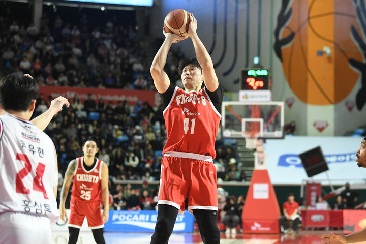 [서울=뉴시스] 프로농구 서울 SK의 오세근. (사진=KBL 제공) 2026.02.15. photo@newsis.com *재판매 및 DB 금지