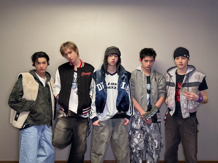 [서울=뉴시스] 코르티스 'NBA 올스타 셀러브리티 게임' 하프타임 쇼 단체사진. (사진 = 빅히트 뮤직 제공) 2026.02.15. photo@newsis.com *재판매 및 DB 금지