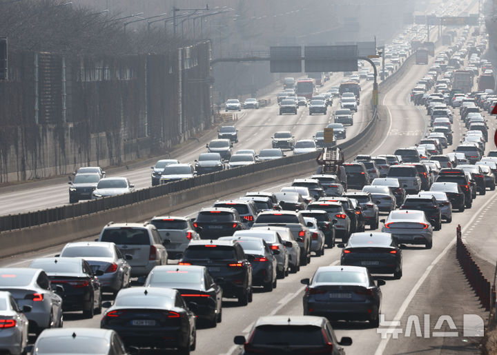 올 설연휴 고속도로 이용 2250만대…통행료 623억원 면제