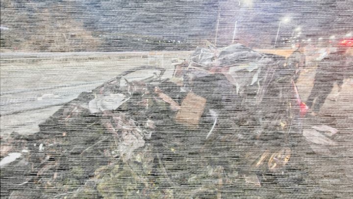 [대전=뉴시스] 지난 15일 오후 9시39분께 대전 갑천고속화도로 대덕구 와동 부근에서 역주행하던 승용차와 BRT(단선급행버스)버스가 정면 충돌해 스파크 차량이 형체를 알 수 없을만큼 크게 부서졌다. (사진=대전 대덕경찰서 제공) 2026.02.16. photo@newsis.com *재판매 및 DB 금지