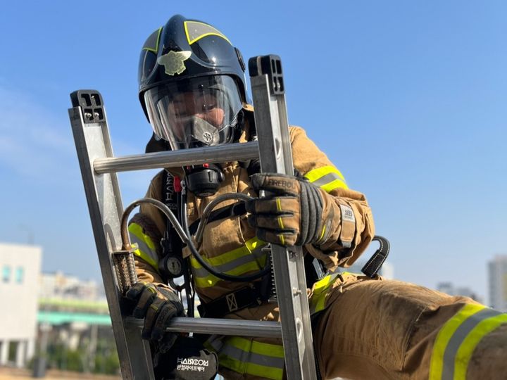 [대구=뉴시스] 대구 달서소방서 신하영 소방사. (사진=본인 제공) 2026.02.17. photo@newsis.com *재판매 및 DB 금지