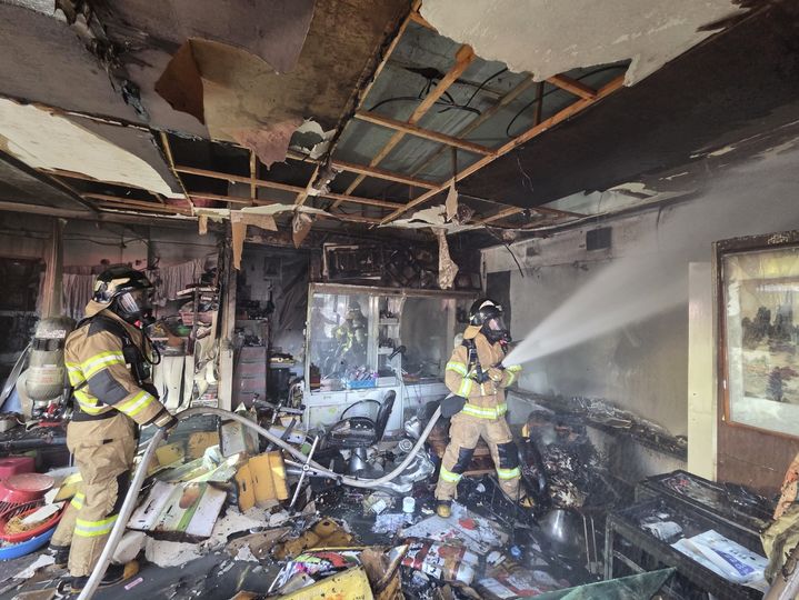 영동읍 상가 화재(사진=영동소방서 제공) *재판매 및 DB 금지