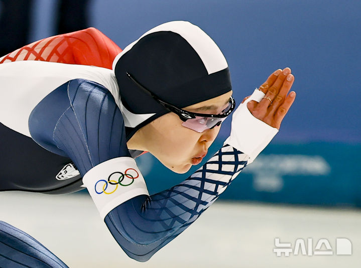 [밀라노=뉴시스] 김근수 기자 = 스피드스케이팅 김민선이 15일(현지 시간) 이탈리아 밀라노 스피드스케이팅 스타디움에서 열린 2026 밀라노·코르티나 담페초 동계올림픽 스피드스케이팅 여자 500m 결선 경기에서 역주하고 있다. 2026.02.16. ks@newsis.com