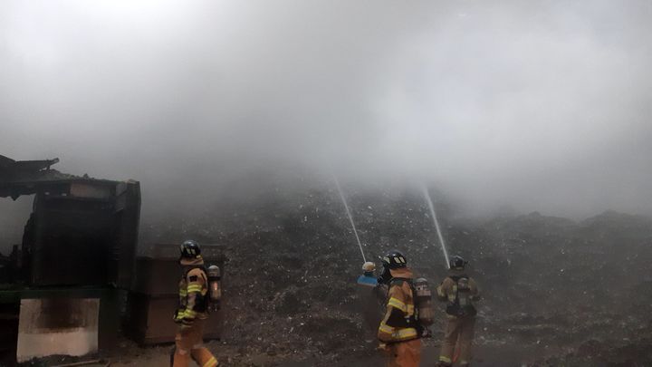 경북 영천 자원순환시설서 화재…"진압 장시간 소요 예상"