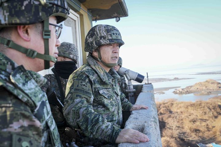 해병대사령관, NLL 최전방 우도·말도 방문…장병 격려