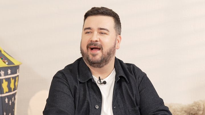 "내 아이에게 뽀뽀 할 때도 동의 구해야 한다" 부모들 집단 반발