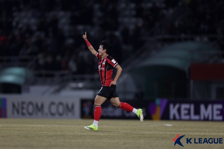 [서울=뉴시스] 프로축구 K리그1 FC서울의 정승원. (사진=한국프로축구연맹 제공) 