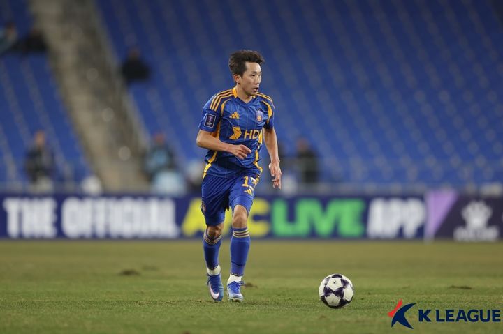 [서울=뉴시스] 프로축구 K리그1 울산 HD의 강상우. (사진=한국프로축구연맹 제공) *재판매 및 DB 금지