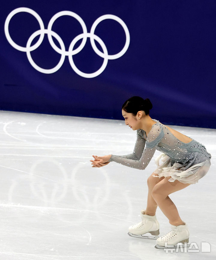 [밀라노=뉴시스] 박주성 기자 = 17일 (현지 시간) 이탈리아 밀라노 아이스 스케이팅 아레나 경기장에서 열린 2026 밀라노·코르티나담페초 동계올림픽 피겨 스케이팅 여자 쇼트프로그램에서 신지아가 경기를 하고 있다. 2026.02.18. park7691@newsis.com