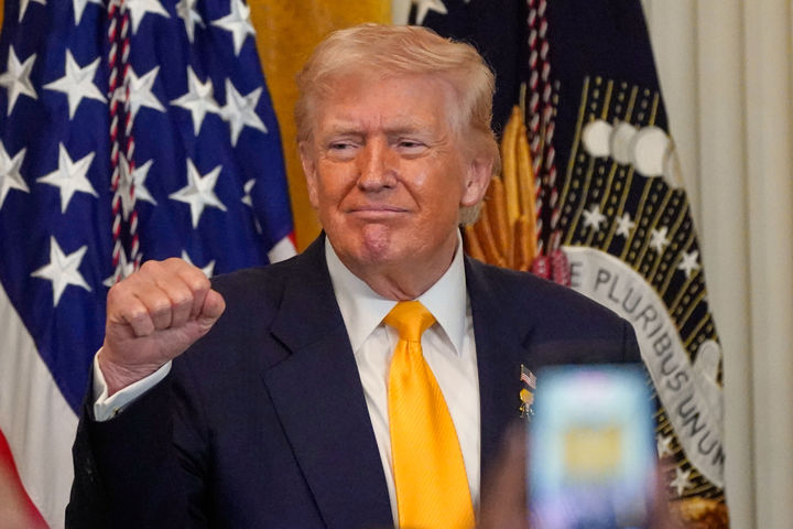 트럼프, '크름반도 병합' 관련 대러 제재 1년 연장