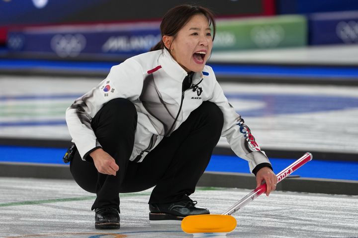 [코르티나담페초=AP/뉴시스]여자 컬링, 대회 4강 진출 실패. 2026.02.19.