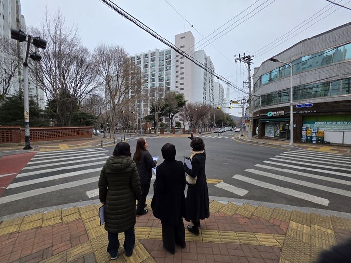  *재판매 및 DB 금지