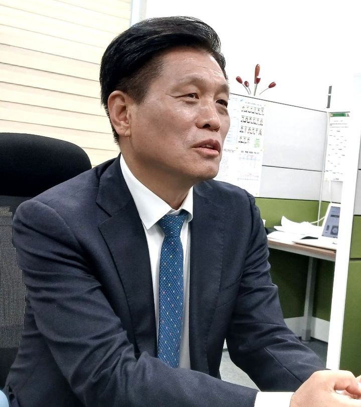 [대전=뉴시스] 조명휘 기자 = 더불어민주당 조승래(대전 유성구갑) 의원이 19일 대전시의회 기자실에서 간담회를 열고 대전충남통합법안에 대해 설명하고 있다. 2026.02.19. photo@newsis.com *재판매 및 DB 금지