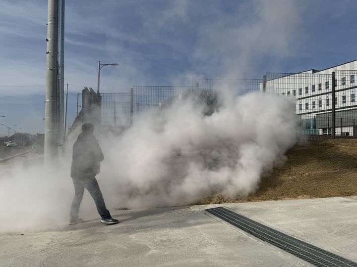진화 작업하는 오승혁 소방관(사진=옥천소방서 제공) *재판매 및 DB 금지