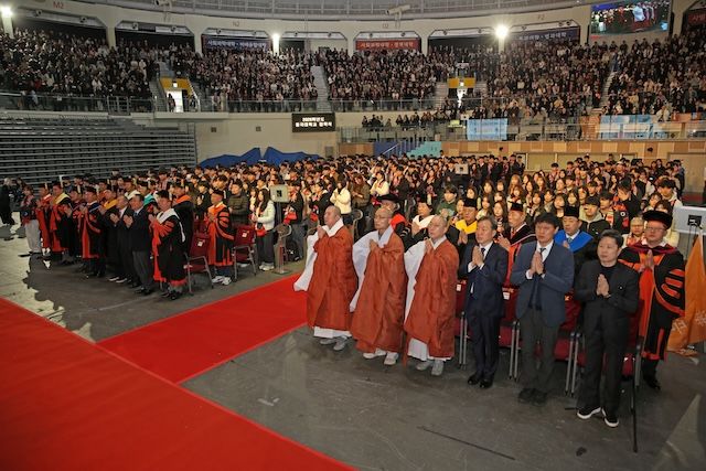 동국대, 신입생 3299명 대상 '2026학년도 입학식' 개최