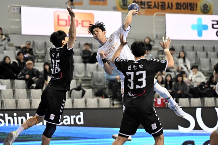 [서울=뉴시스] 핸드볼 인천도시공사의 김진영. (사진=한국핸드볼연맹 제공) *재판매 및 DB 금지