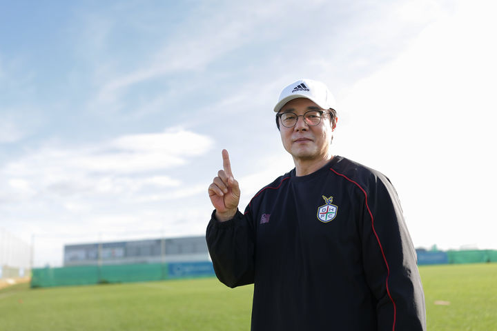 [서울=뉴시스] 프로축구 K리그1 대전하나시티즌의 황선홍 감독. (사진=한국프로축구연맹 제공) *재판매 및 DB 금지