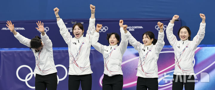 이 대통령, 쇼트트랙 여자 계주 금메달 축하…"쇼트트랙 강국 입증한 쾌거"