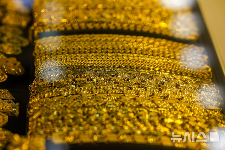 부부싸움에 던져…'사패산 터널 1억 금팔찌' 주인 찾았다