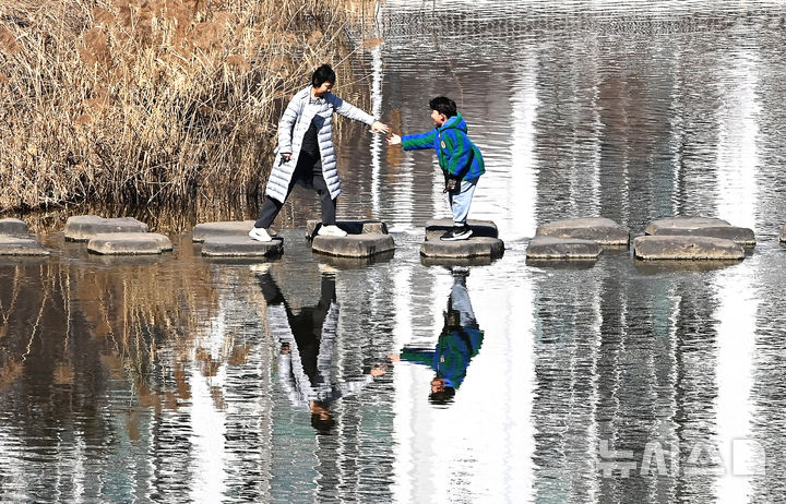 전북 낮 12~15도 '초봄 기운 물씬'…대기질 나쁨