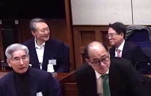 법무장관 "尹 초범·고령 감형, 국민 법감정 부합 짚어야"