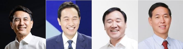 [춘천=뉴시스] 서백기자 = 왼쪽부터&nbsp; 김진태 강원도지사, 우상호 전 청와대 정무수석, 염동열 전 국회의원, 안재윤 전 약자와의 동행위원. 2026.2.20. syi23@newsis.com *재판매 및 DB 금지