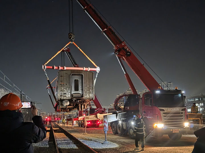 [서울=뉴시스] 7709호 1칸 반입 및 조성. 2026.02.20. (사진=서울교통공사 제공) *재판매 및 DB 금지