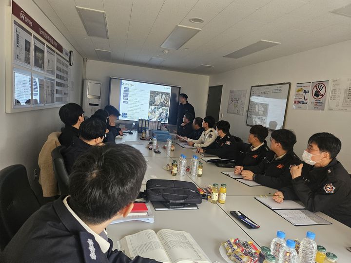 [대구=뉴시스]대구소방안전본부가 운영하는 '외부전문가 합동 화재안전조사반' 회의모습이다(사진=대구소방 제공) 2026.02.20 photo@newsis.com *재판매 및 DB 금지