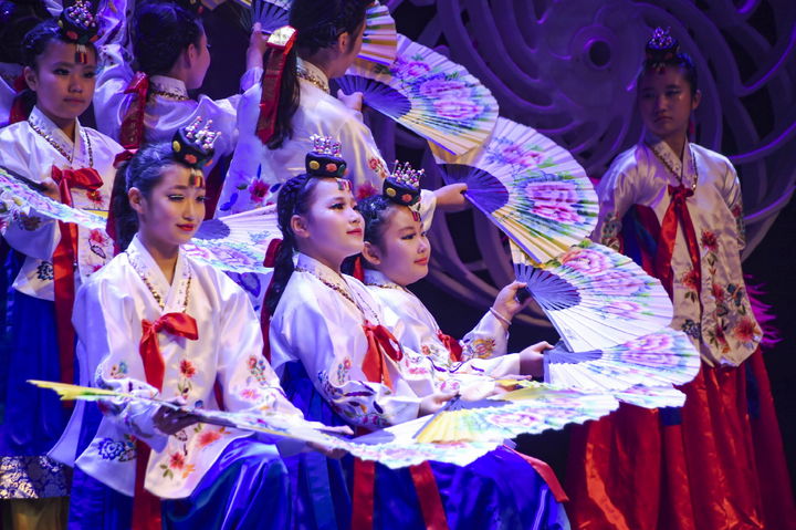 [문경=뉴시스] 문경시립청소년무용단 '2025 정기공연' 장면 (사진=문경시 제공) 2026.02.20. photo@newsis.com *재판매 및 DB 금지