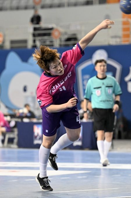 [서울=뉴시스] 여자 핸드볼 부산시설공단의 이혜원. (사진=한국핸드볼연맹 제공) *재판매 및 DB 금지