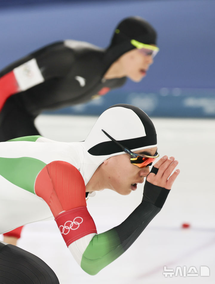 [밀라노=뉴시스] 김근수 기자 = 한국 출신 헝가리 귀화선수 김민석이 19일(현지 시간) 이탈리아 밀라노 스피드스케이팅 스타디움에서 열린 2026 밀라노·코르티나 담페초 동계올림픽 스피드 스케이팅 남자 1500m 경기에서 역주하고 있다. 2026.02.20. ks@newsis.com